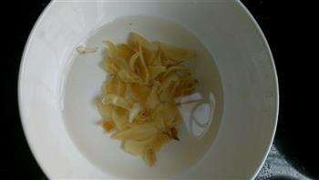 菜干煲猪骨汤的做法步骤3