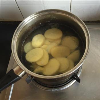 奶香培根焗土豆的做法步骤2