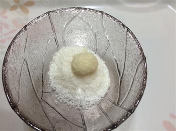 蛋白椰丝球的做法步骤5