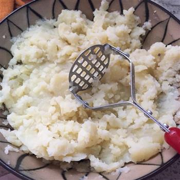 培根芝士焗土豆泥-唇齿留香的做法步骤2