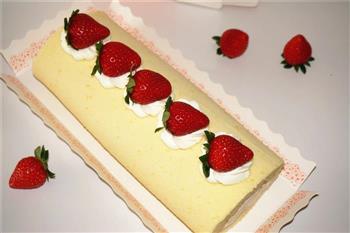 不会开裂的草莓奶油蛋糕卷的做法步骤13