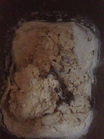 豆沙牛奶小面包的做法步骤2