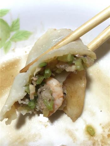 香菇虾仁猪肉芹菜饺子的做法图解9