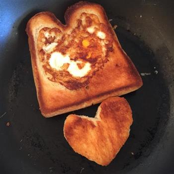 爱心早餐-面包煎蛋的做法步骤3