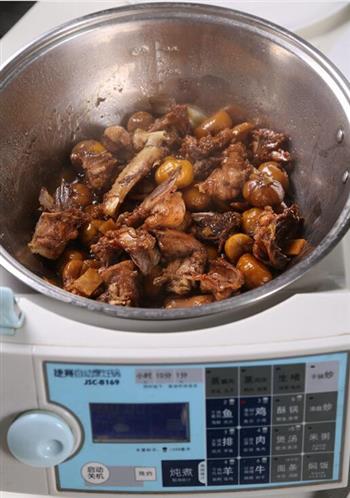 自动烹饪锅做栗子焖鸡的做法图解5