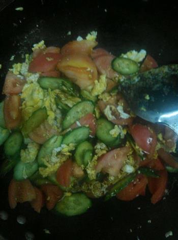 西红柿黄瓜炒鸡蛋的做法步骤4