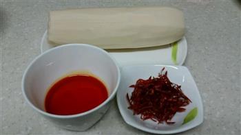 红油炒藕片的做法步骤1