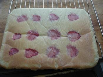 草莓蛋糕卷的做法步骤10