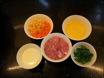 港式粟米肉粒饭的做法步骤1