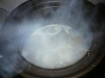 砂锅鱼腥草排骨汤的做法步骤2