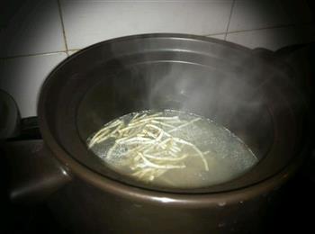 砂锅鱼腥草排骨汤的做法图解4