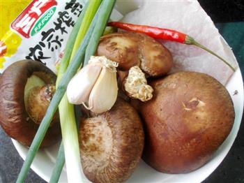 榨菜香菇炒肉丝的做法步骤1