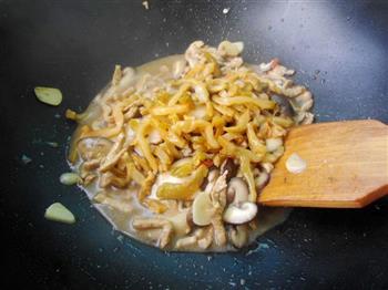 榨菜香菇炒肉丝的做法步骤8