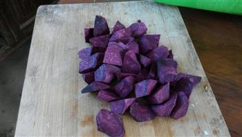 紫薯芝麻花生汤圆的做法图解1