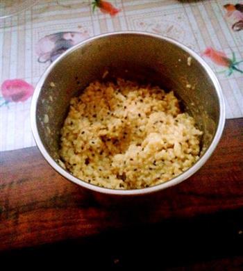 肉松米饭煎饼的做法步骤1