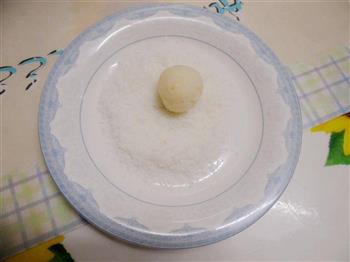 蛋白椰丝球的做法步骤7