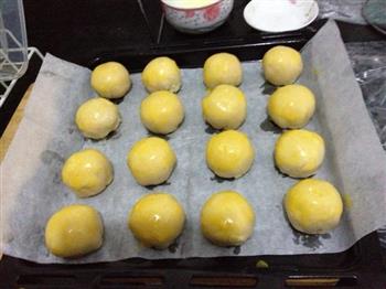 莲蓉蛋黄酥的做法步骤14