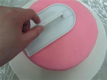 HOLLETKITY粉色双层翻糖蛋糕的做法图解24