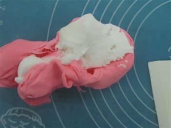 HOLLETKITY粉色双层翻糖蛋糕的做法步骤25