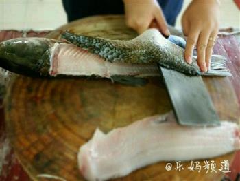 超详家庭版水煮鱼的做法步骤1