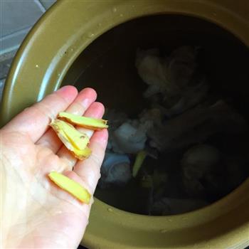 广东人家的那碗汤-西洋菜猪骨汤的做法图解3
