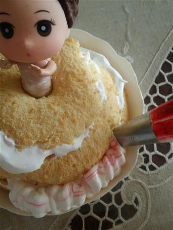 一分钟搞定的超简单芭比娃娃裱花蛋糕的做法步骤4