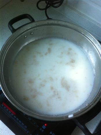 香蕉牛奶燕麦粥的做法步骤2