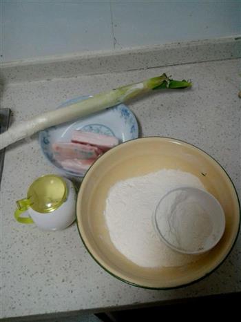 椒盐油渣葱油饼的做法步骤1
