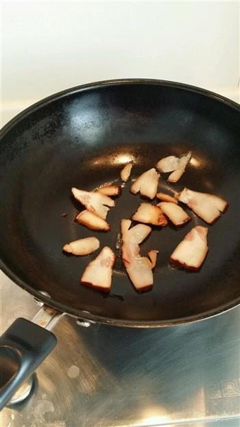 家常菜腊肉炒秋葵的做法步骤3