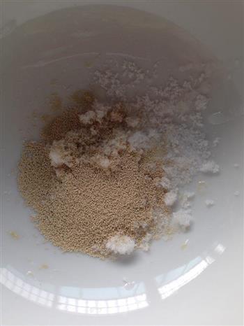 奶香核桃豆沙包的做法步骤1