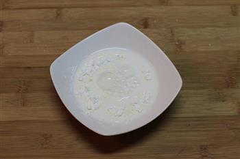 鲜奶椰丝小方的做法步骤3