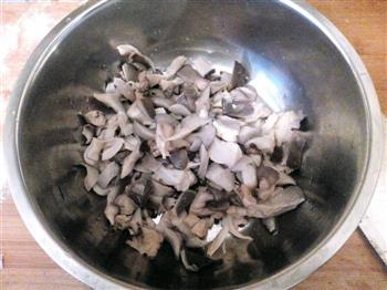 蘑菇炒肉丝的做法图解4