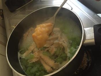 西芹玉米浓汤面的做法步骤6