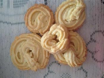 简单易学的黄油曲奇饼干，顺带蔓越莓曲奇的做法步骤2