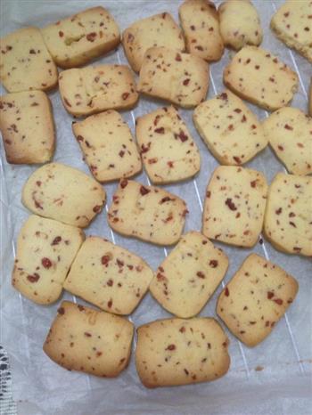 简单易学的黄油曲奇饼干，顺带蔓越莓曲奇的做法步骤5