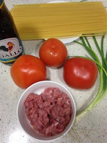 番茄肉酱意面的做法步骤1