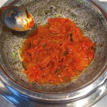 简易好喝的石锅泡菜汤的做法步骤5