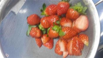草莓彩绘蛋糕卷的做法步骤17