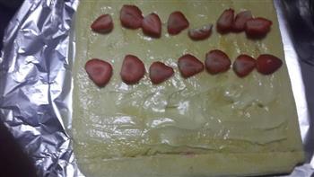 草莓彩绘蛋糕卷的做法步骤18