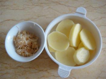 干贝黑椒土豆浓汤的做法图解1