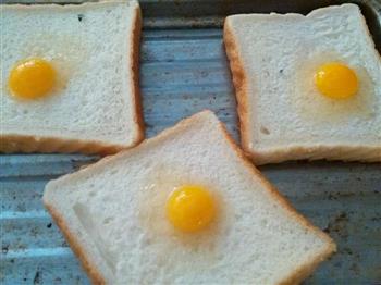 简单超简单的面包火腿芝士蛋早餐的做法步骤5