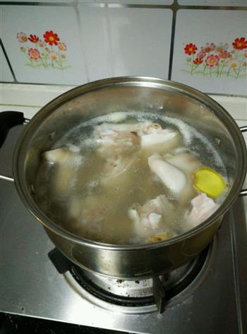 猪脚花生汤的做法步骤1