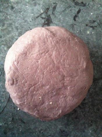 紫薯莲蓉蛋黄酥饼的做法步骤1