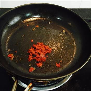 红咖喱虾的做法步骤4