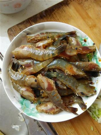 农家菜—油闷大虾的做法步骤5
