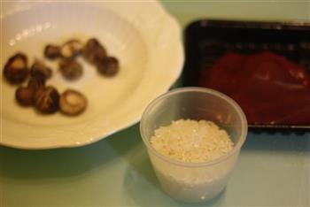 香菇猪肝粥的做法步骤1