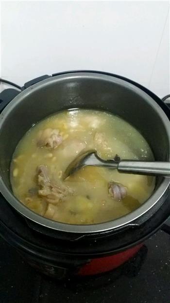 黄豆猪蹄美容汤的做法步骤5
