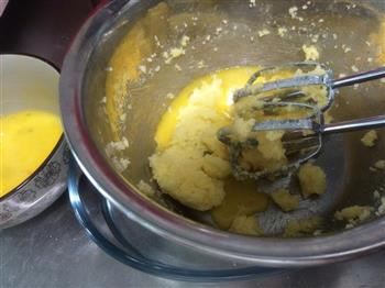 自制美味绵香奶黄包的做法步骤1