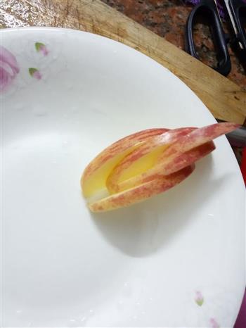 水果拼盘大杂烩苹果橘子葡萄减肥美容养颜色彩缤纷花世界的做法步骤5