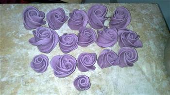 紫薯花形馒头的做法步骤2